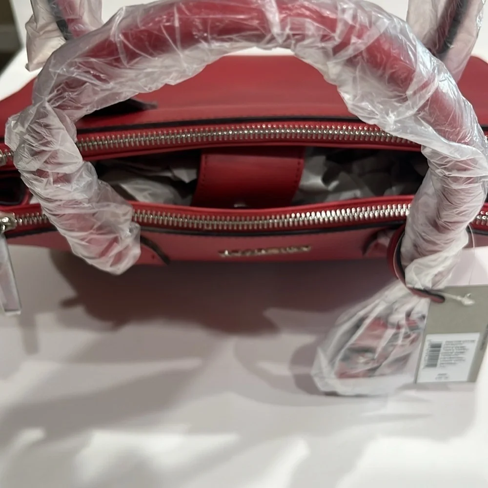 REACTION KENNETH COLE SHOULDER STRAP TRIPLE ENTRY SATCHEL, RED, W/BAG CHARM, NWT
